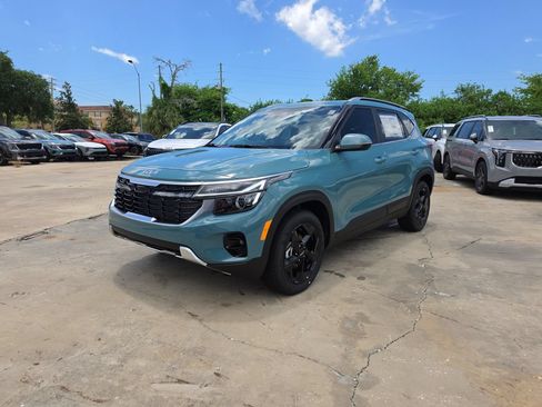 New 2026 Kia Seltos EX FWD image 3