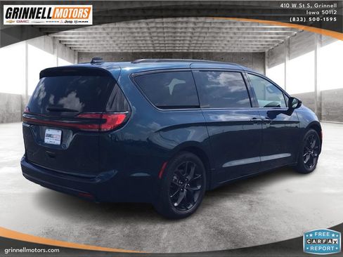 Used 2025 Chrysler Pacifica Limited FWD image 5
