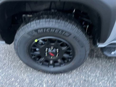 New 2025 Toyota 4Runner TRD Off-Road Premium image 19