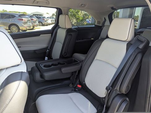 Used 2026 Honda Odyssey Elite image 15