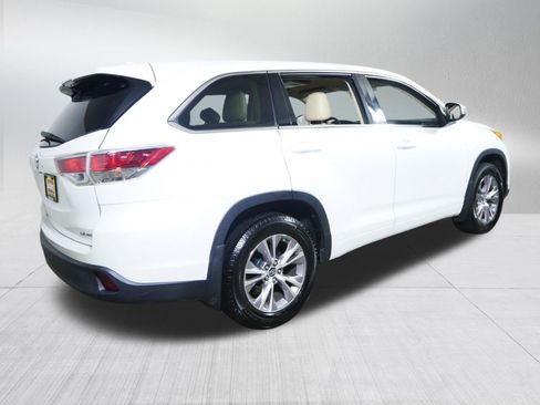 Used 2016 Toyota Highlander Plus AWD/4WD image 7