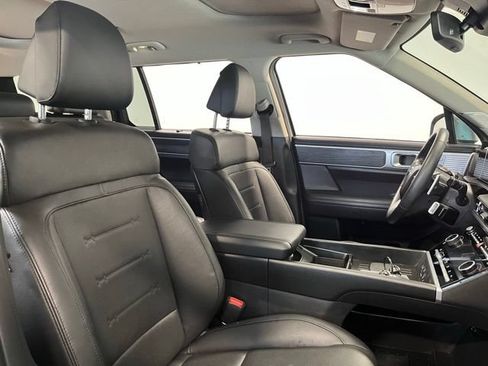 Used 2025 Hyundai Santa Fe Limited AWD/4WD image 10