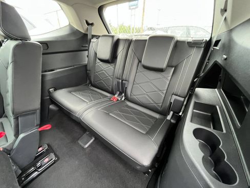Used 2026 Volkswagen Atlas SE FWD image 31