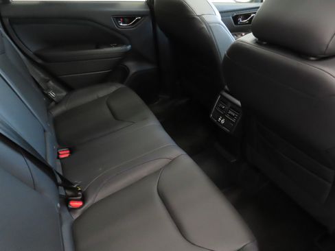 New 2025 Subaru Forester Limited image 26