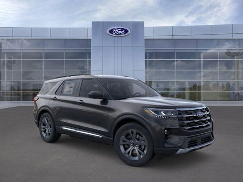 New 2025 Ford Explorer Active w/ Active Comfort Package image 7