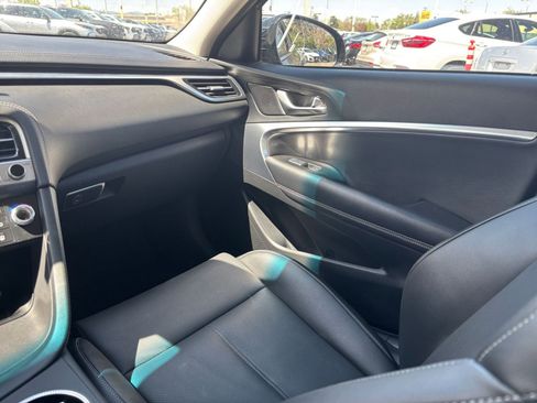 Used 2025 Genesis G70 2.5T AWD/4WD image 34