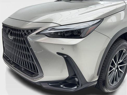 Used 2025 Lexus NX 250 FWD w/ Towing Package (2000 Lbs) image 5