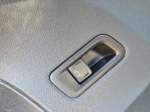 Used 2024 Volkswagen Atlas SEL Premium R-Line image 29