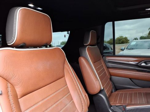 Used 2023 GMC Yukon XL Denali Ultimate image 15