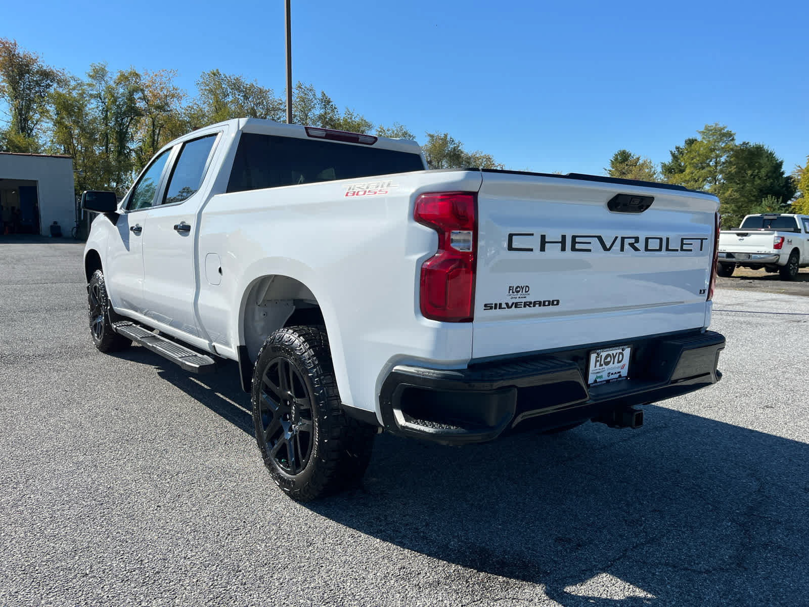 Used 2024 Chevrolet Silverado 1500 LT Trail Boss w/ LPO, Dark Essentials Package AWD/4WD image 5