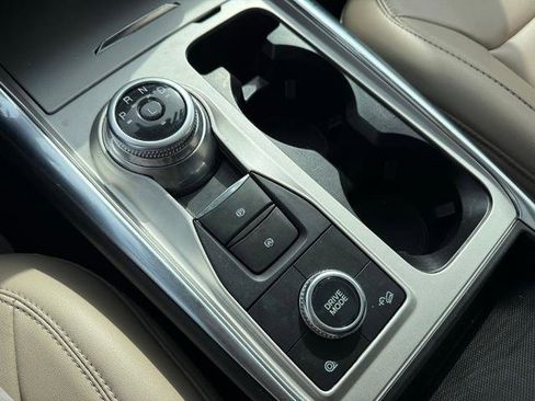 Certified 2022 Ford Explorer XLT w/ Equipment Group 202A image 24