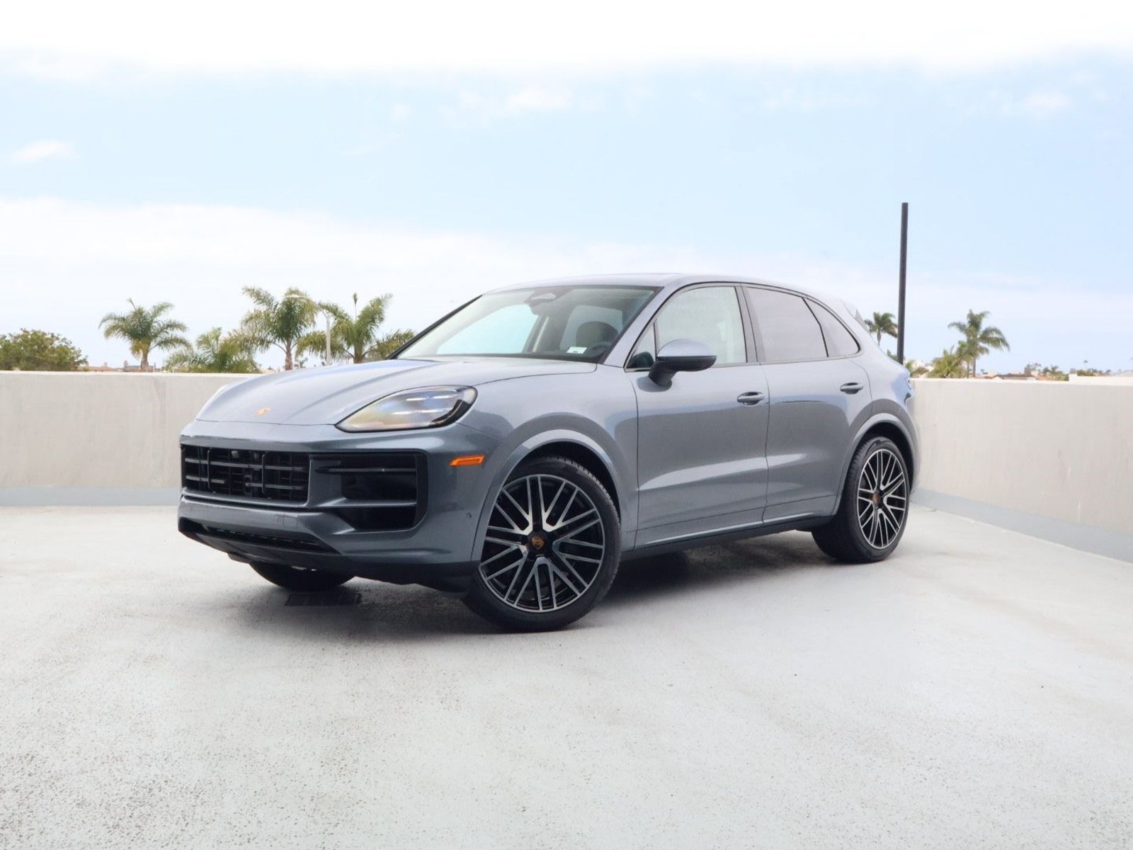 Used 2026 Porsche Cayenne AWD/4WD image 1