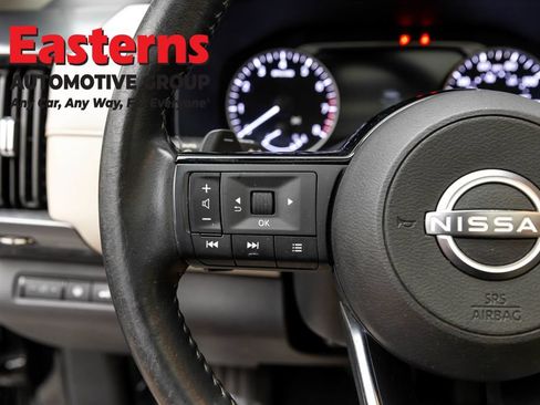 Used 2023 Nissan Pathfinder SL w/ SL Premium Package AWD/4WD image 15