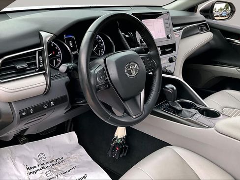 Used 2022 Toyota Camry SE FWD image 17