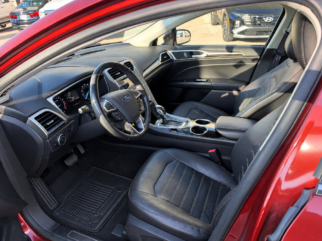 Used 2014 Ford Fusion SE w/ Equipment Group 202A FWD image 7