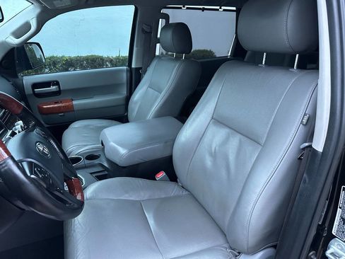 Used 2019 Toyota Sequoia Platinum image 12