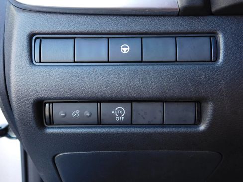 Used 2023 Nissan Rogue SV AWD/4WD image 26