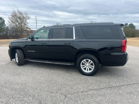 Used 2018 Chevrolet Suburban LT image 4