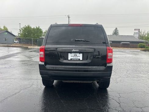 Used 2016 Jeep Patriot Sport FWD image 4