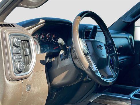 Used 2022 Chevrolet Silverado 1500 LT Trail Boss w/ Safety Package image 9