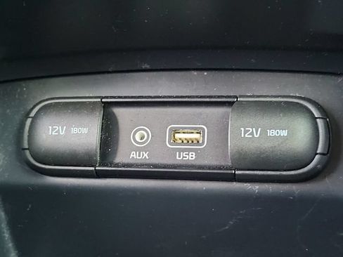 Used 2018 Kia Sorento FWD image 25