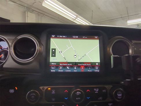 Used 2022 Jeep Gladiator Overland image 23