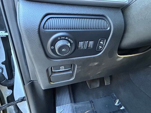 Used 2024 Jeep Wagoneer Series II w/ Flexible Seating Group image 19