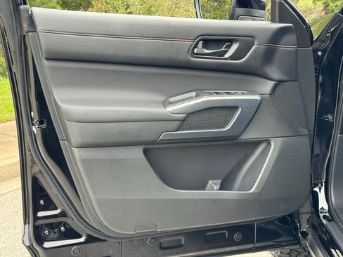 Used 2025 Nissan Pathfinder Rock Creek image 22