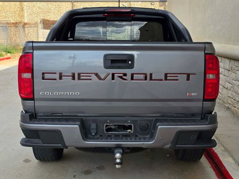 Used 2021 Chevrolet Colorado LT w/ Safety Package image 12