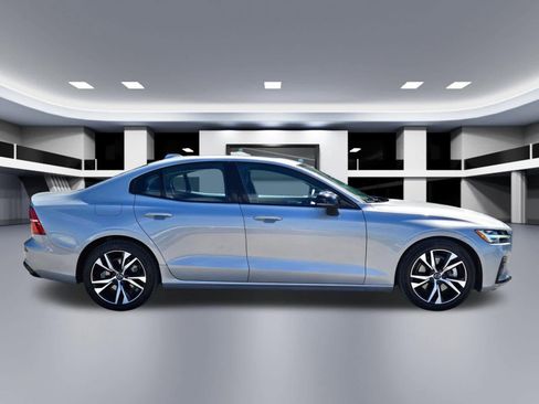 Used 2024 Volvo S60 B5 Core FWD image 7
