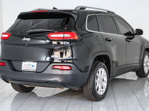 Used 2018 Jeep Cherokee Latitude image 6