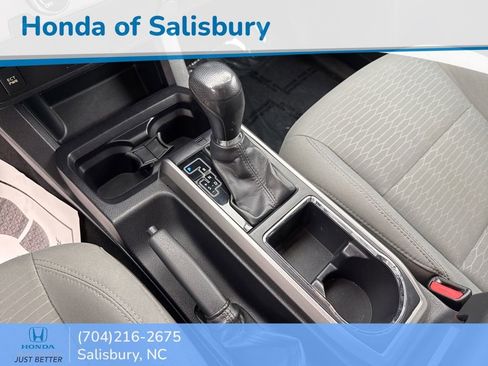 Used 2017 Toyota Tacoma SR5 image 18