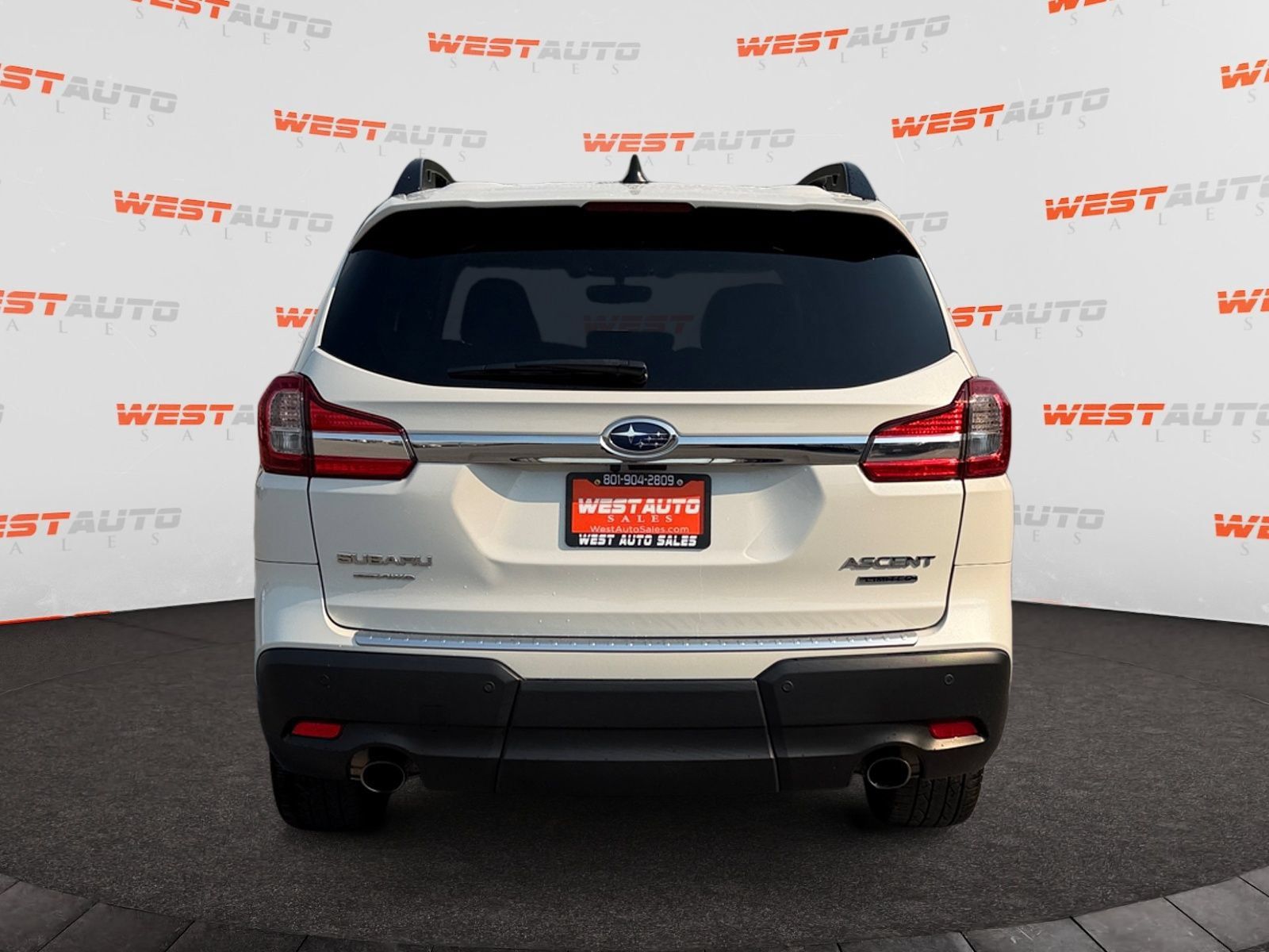 Used 2022 Subaru Ascent Limited w/ Technology Package AWD/4WD image 4