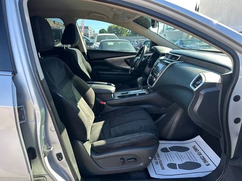 Used 2018 Nissan Murano SV image 39