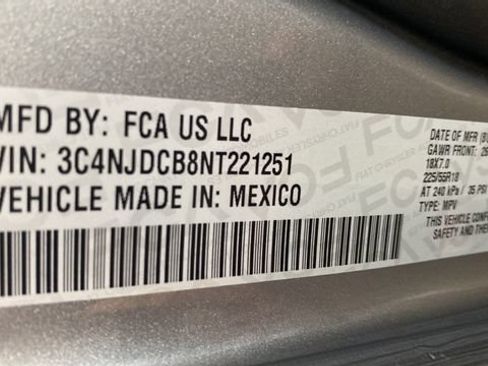 Used 2022 Jeep Compass Limited w/ Sun and Sound Group AWD/4WD image 30