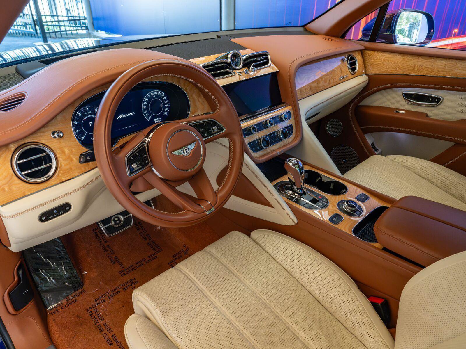 Used 2024 Bentley Bentayga AWD/4WD image 9