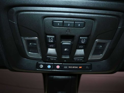 Used 2021 GMC Sierra 2500 AT4 w/ AT4 Premium Plus Package AWD/4WD image 17