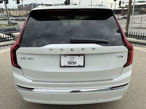 New 2026 Volvo XC90 T8 Ultra w/ Protection Package Premier AWD/4WD image 9