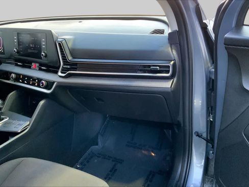 Used 2025 Kia Sportage LX FWD image 16