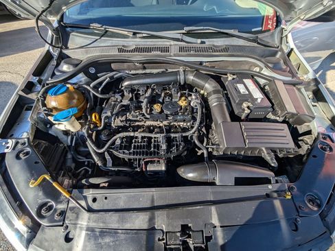 Used 2015 Volkswagen Jetta SE FWD image 10