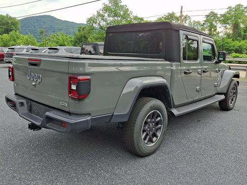 Used 2022 Jeep Gladiator Overland w/ LED Lighting Group AWD/4WD image 10
