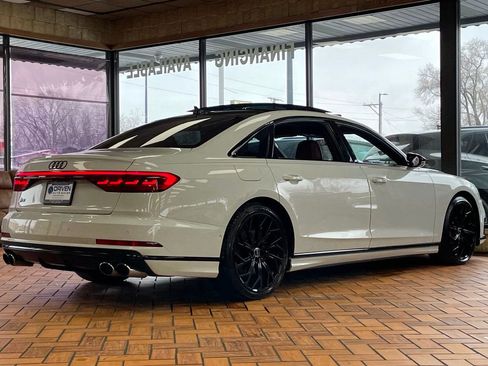 Used 2021 Audi S8 L image 11