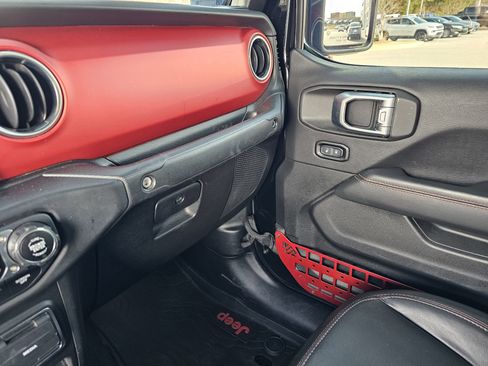 Used 2020 Jeep Gladiator Rubicon w/ Cold Weather Group image 26