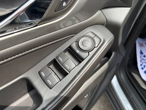 Certified 2023 Chevrolet Traverse LT FWD image 21