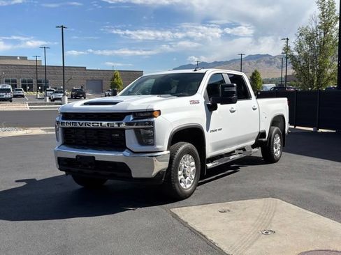 Used 2023 Chevrolet Silverado 2500 LT AWD/4WD image 6