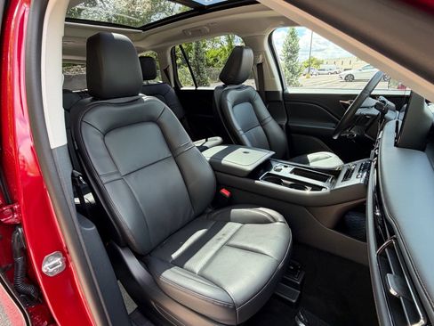 New 2026 Lincoln Aviator AWD image 12