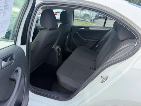 Used 2015 Volkswagen Jetta SE FWD image 14