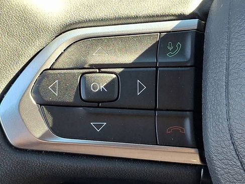 Used 2024 Jeep Compass Latitude image 20