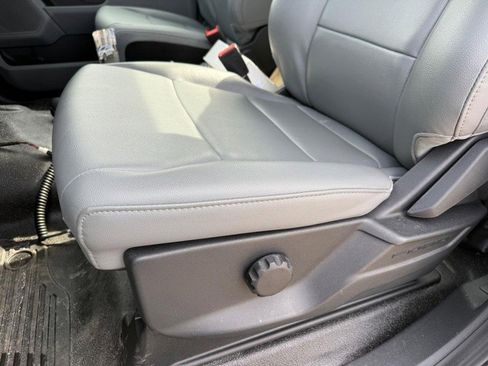 Certified 2024 Ford F550 4x4 Regular Cab Super Duty image 26