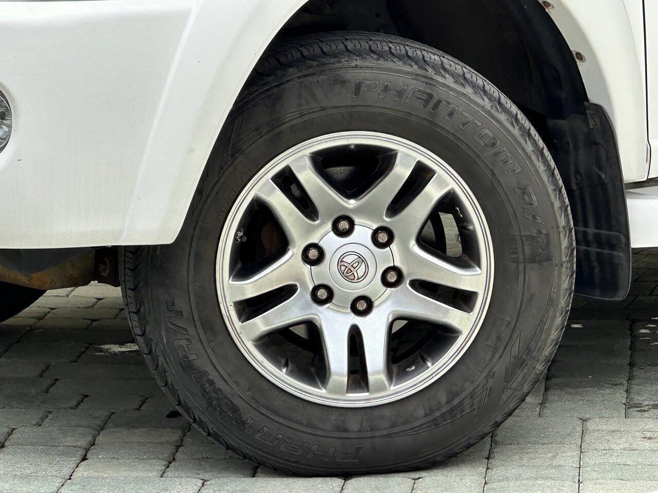 Used 2007 Toyota Sequoia Limited RWD image 3